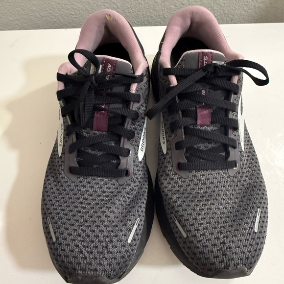 Brooks Women's Adrenaline GTS  20 Running Shoes - Gray with Light Pink - Picture 3 of 9